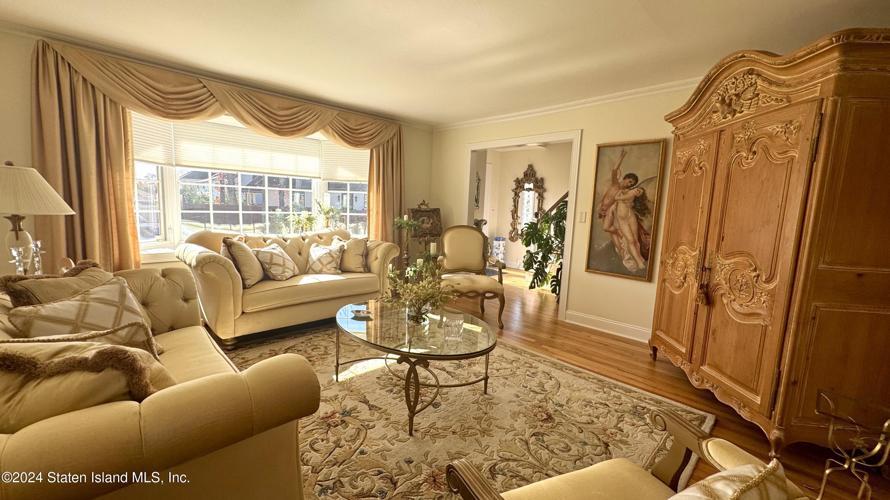 35 Ely Avenue Staten Island, NY 10312 - Photo 20 of 37 livingroom photo toward front door