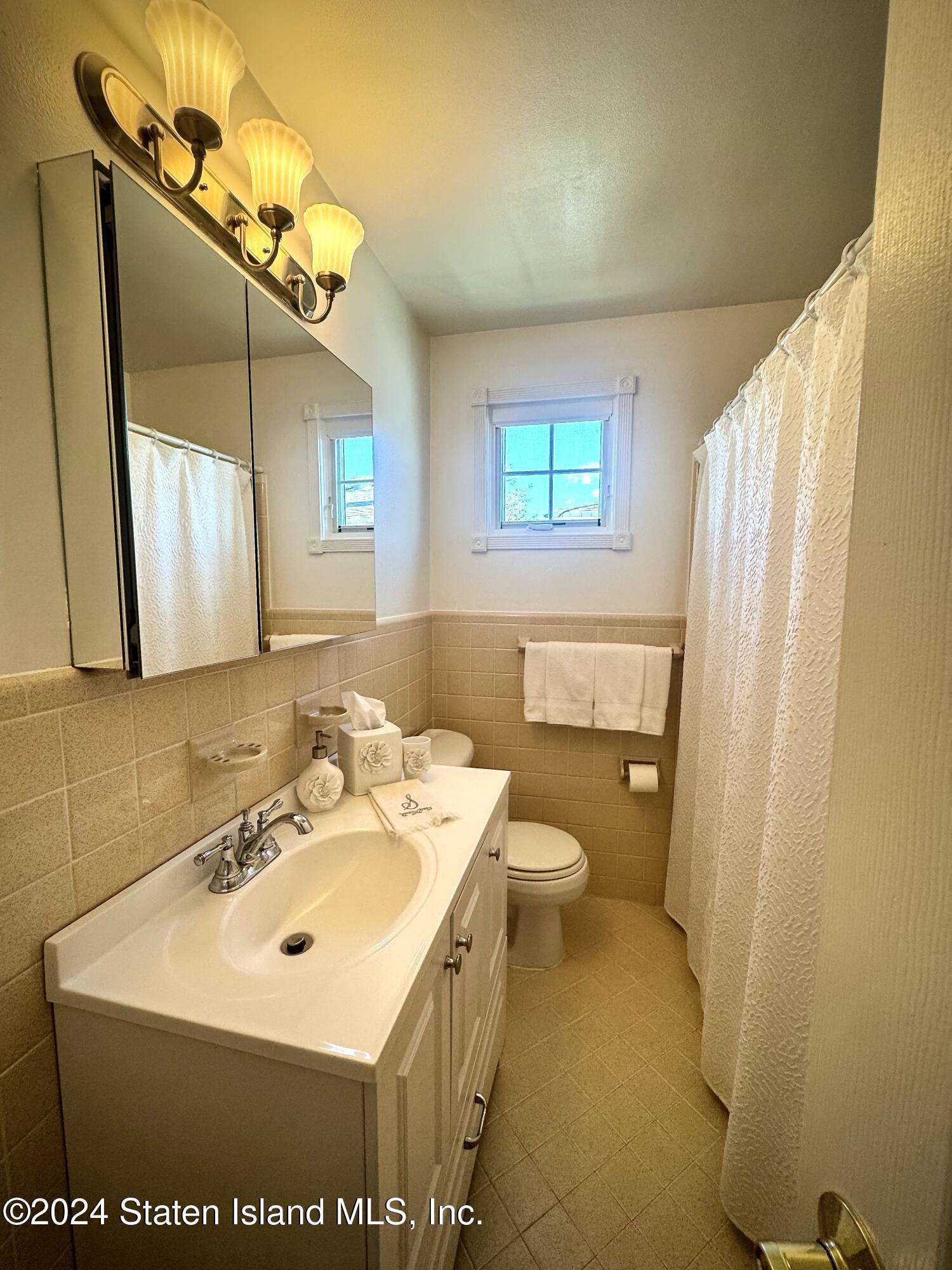 35 Ely Avenue Staten Island, NY 10312 - Photo 23 of 37 full bath 2