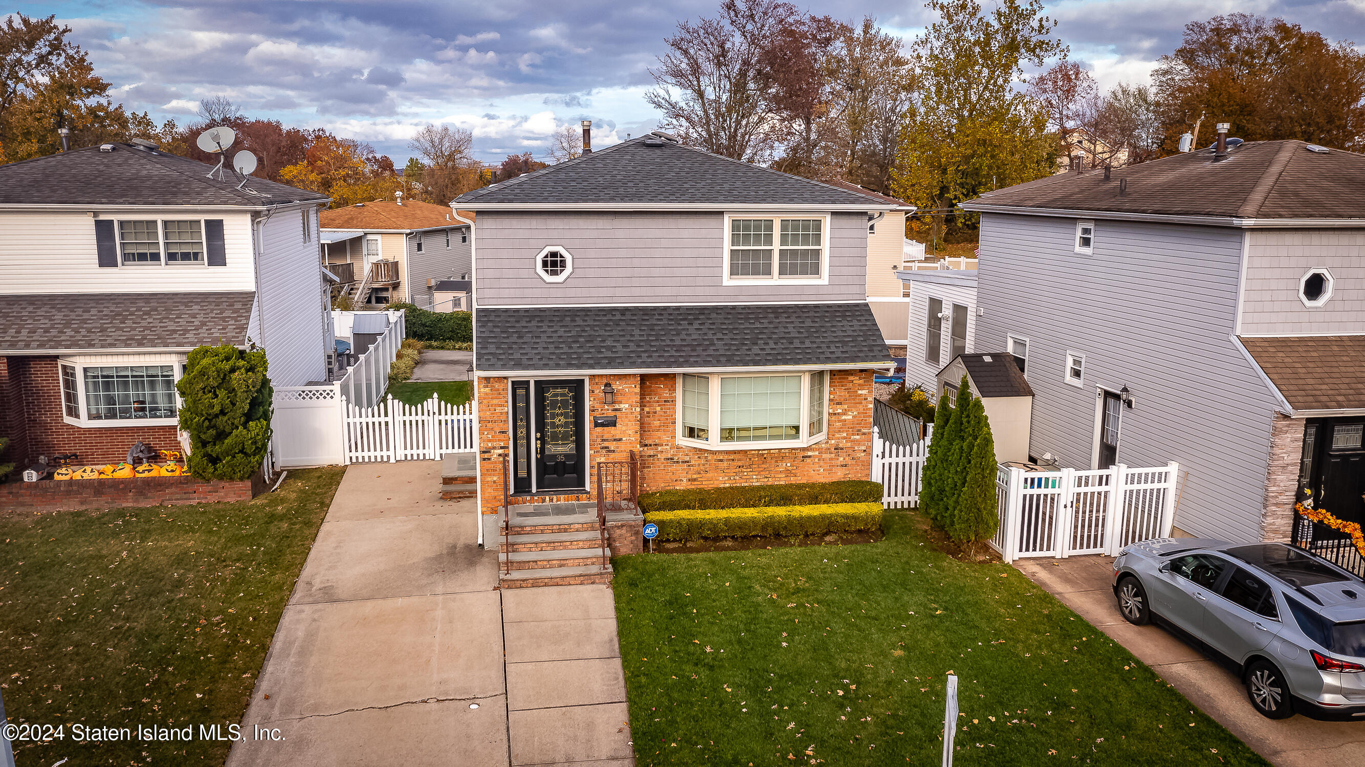 35 Ely Avenue Staten Island, NY 10312 - Photo 5 of 37 front