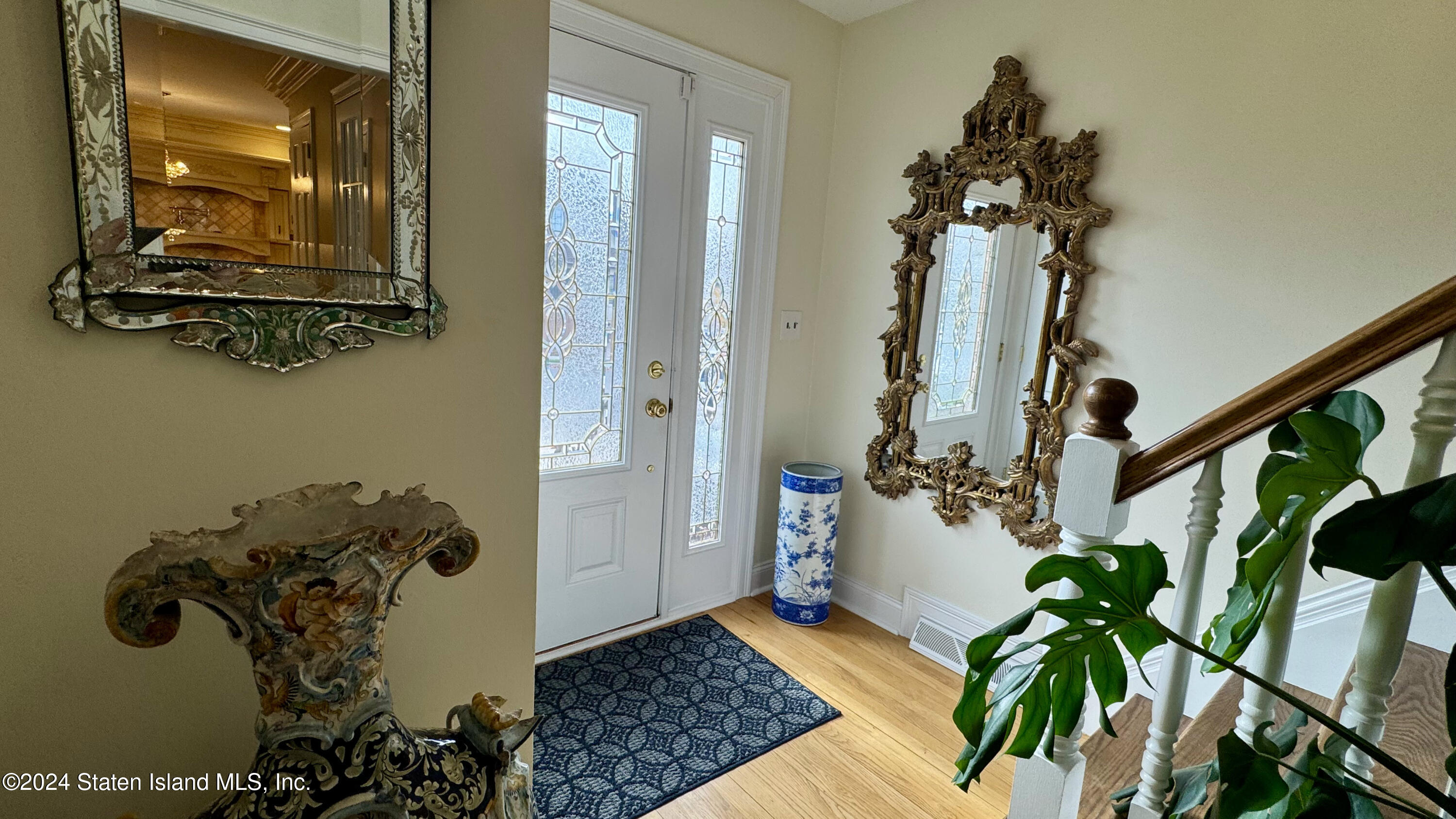 35 Ely Avenue Staten Island, NY 10312 - Photo 8 of 37 Pella Front door:foyer