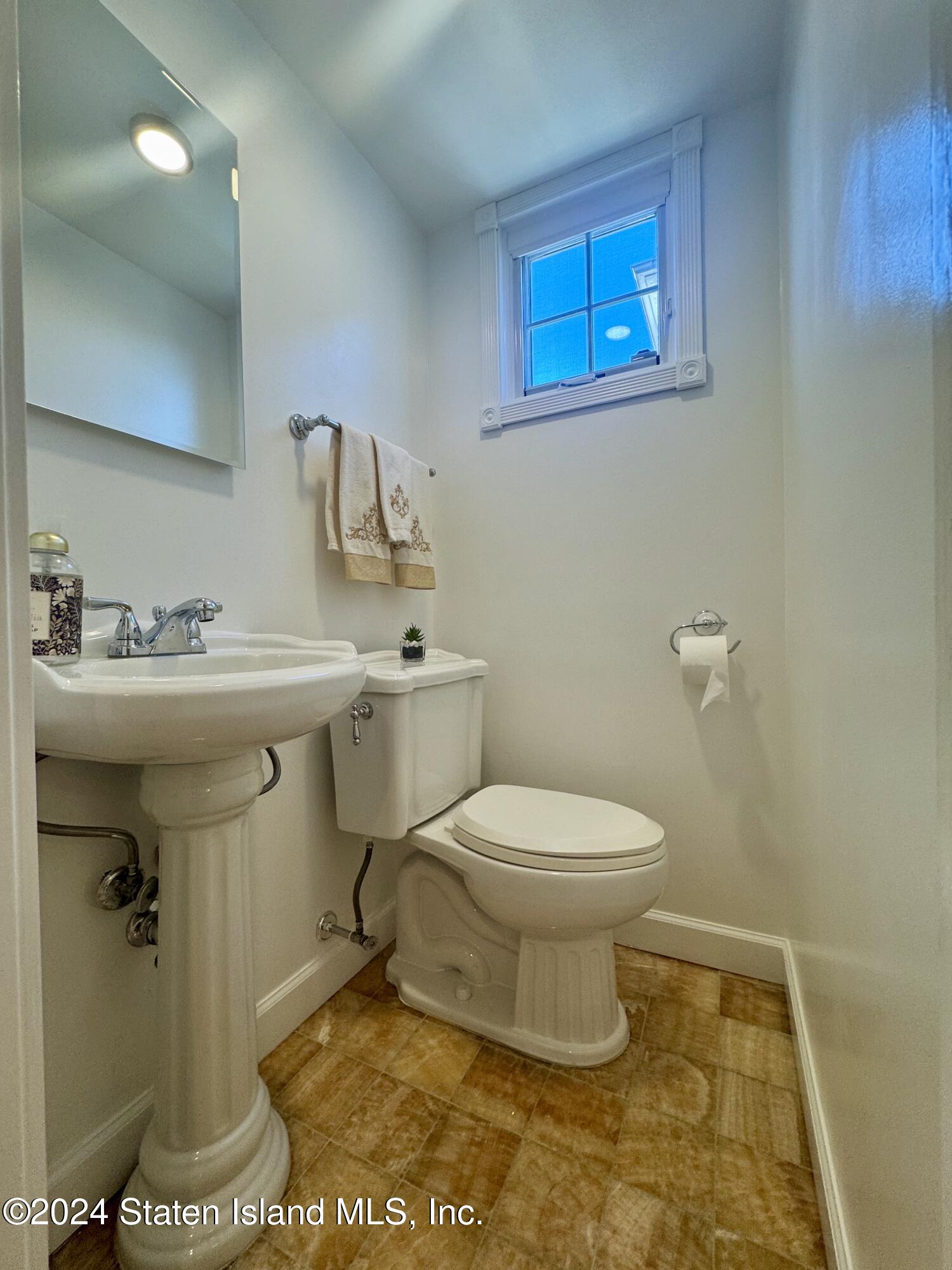 35 Ely Avenue Staten Island, NY 10312 - Photo 9 of 37 Half bath main floor