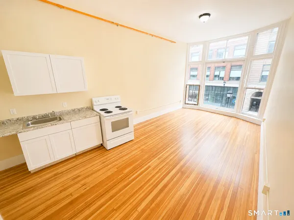 $1,150 | 105 Bank Street, Unit 2B, Waterbury, CT 06702
