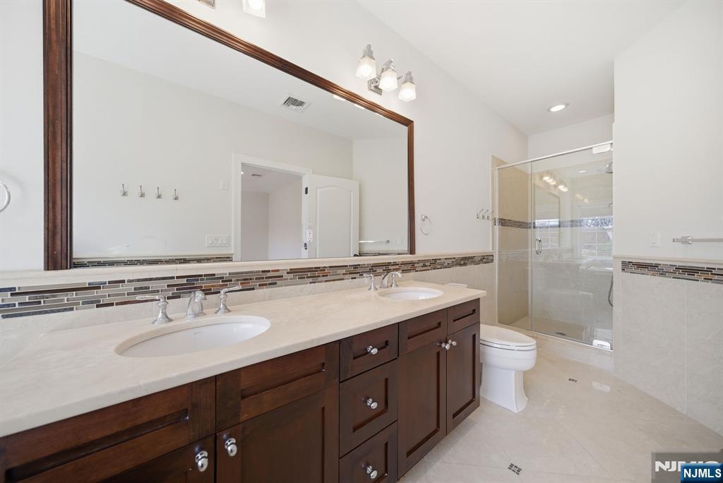 47 Sunset Lane, Unit B Tenafly, NJ 07670 - Photo 25 of 50