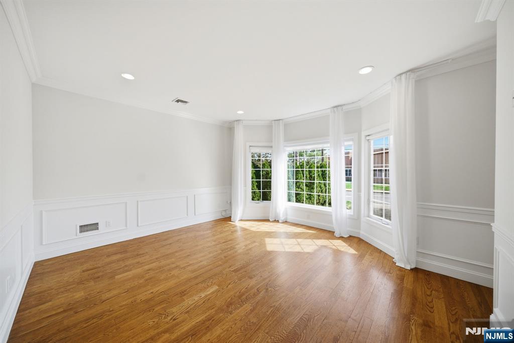 47 Sunset Lane, Unit B Tenafly, NJ 07670 - Photo 5 of 50