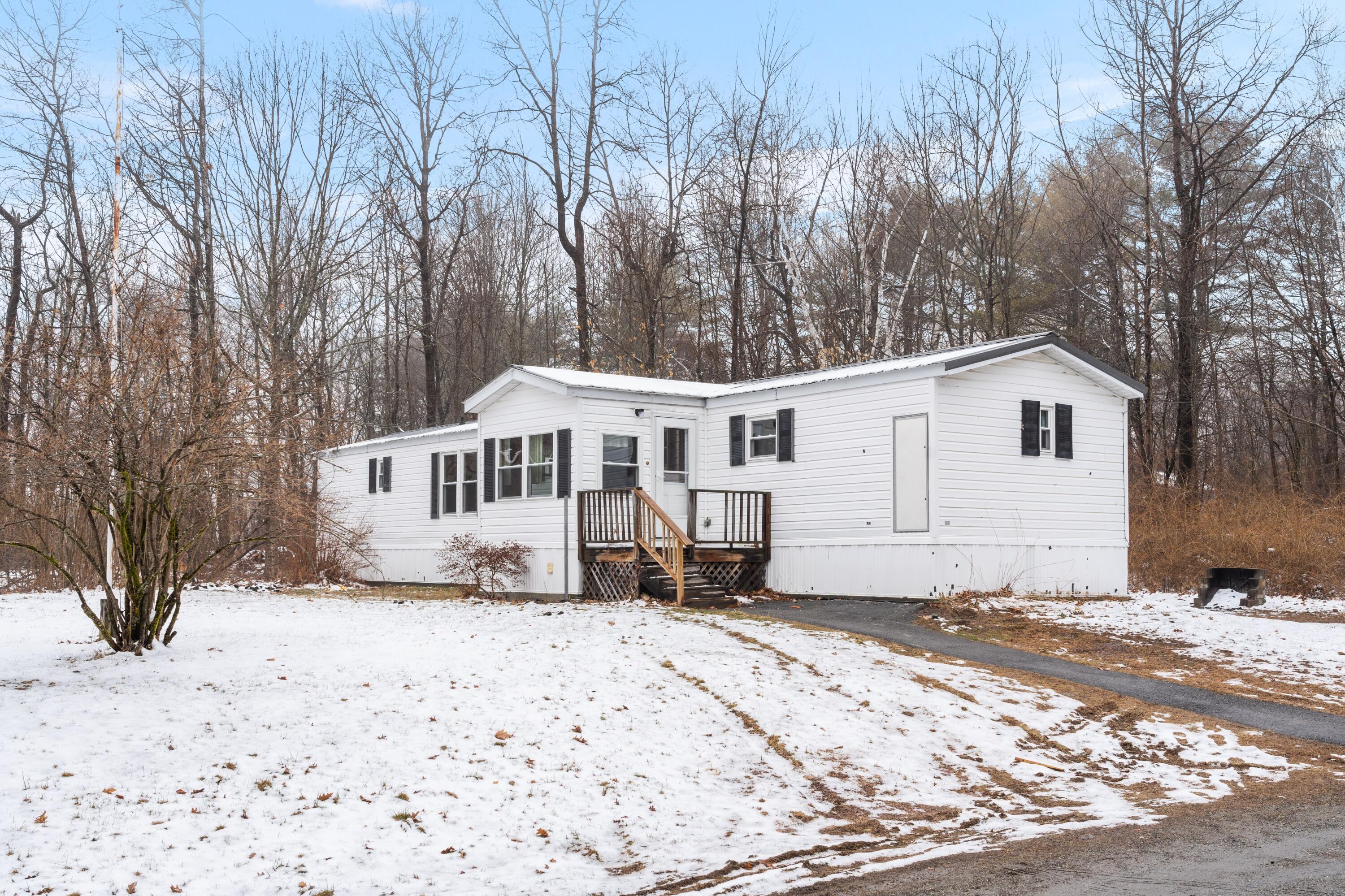 12 Kelley Road Pittston, ME 04345 - Photo 2 of 28 DSC02370