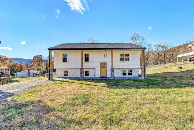 $429,950 | 227 Hunters Trail, Troutville, VA 24175