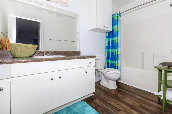 $970 | 7120-7011 Village Way, Unit 923, Houston, TX 77087