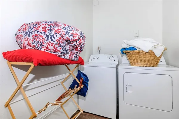 $970 | 7120-7011 Village Way, Unit 923, Houston, TX 77087