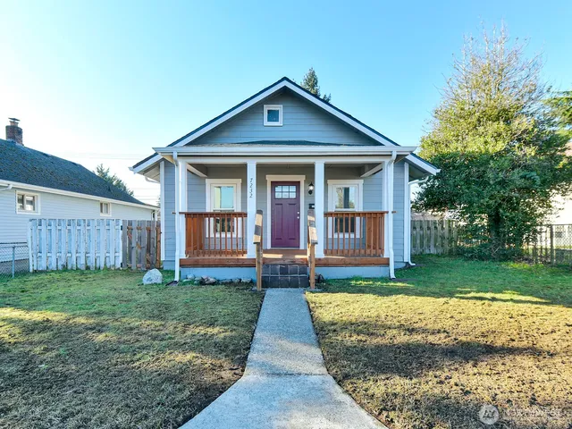 $379,900 | 7232 South Oakes Street, Tacoma, WA 98409