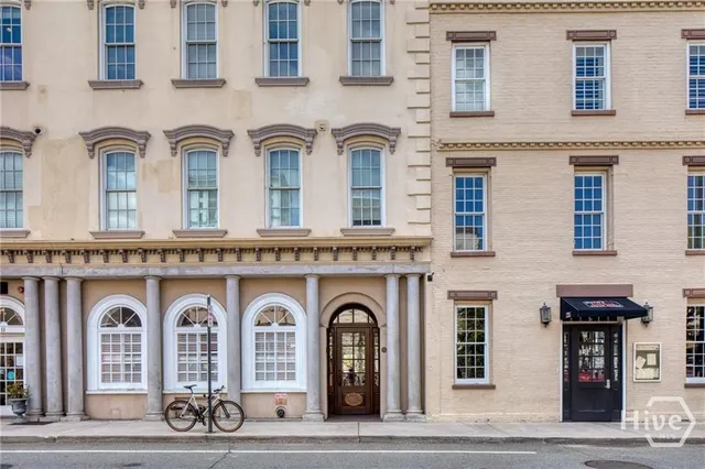 $995,000 | 5 Whitaker Street, Unit 301, Savannah, GA 31401