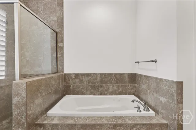 $995,000 | 5 Whitaker Street, Unit 301, Savannah, GA 31401