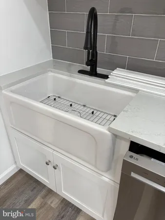 a close view of sink