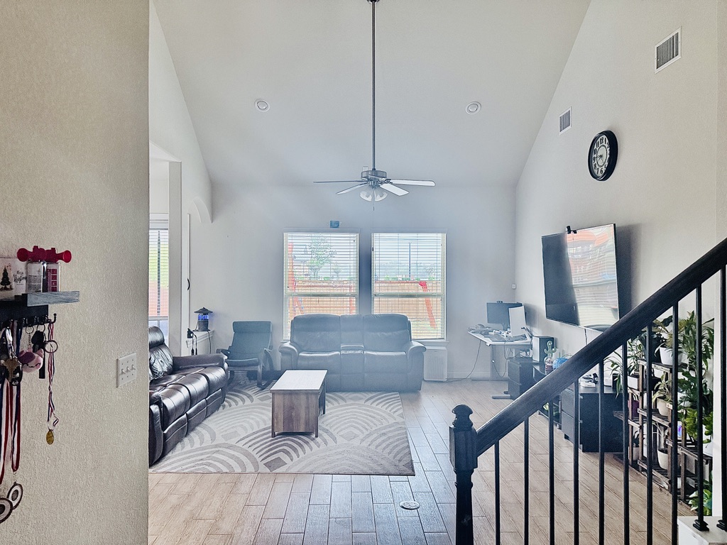 3925 Gildas Path Pflugerville, TX 78660 - Photo 6 of 40 Gallery Image 6