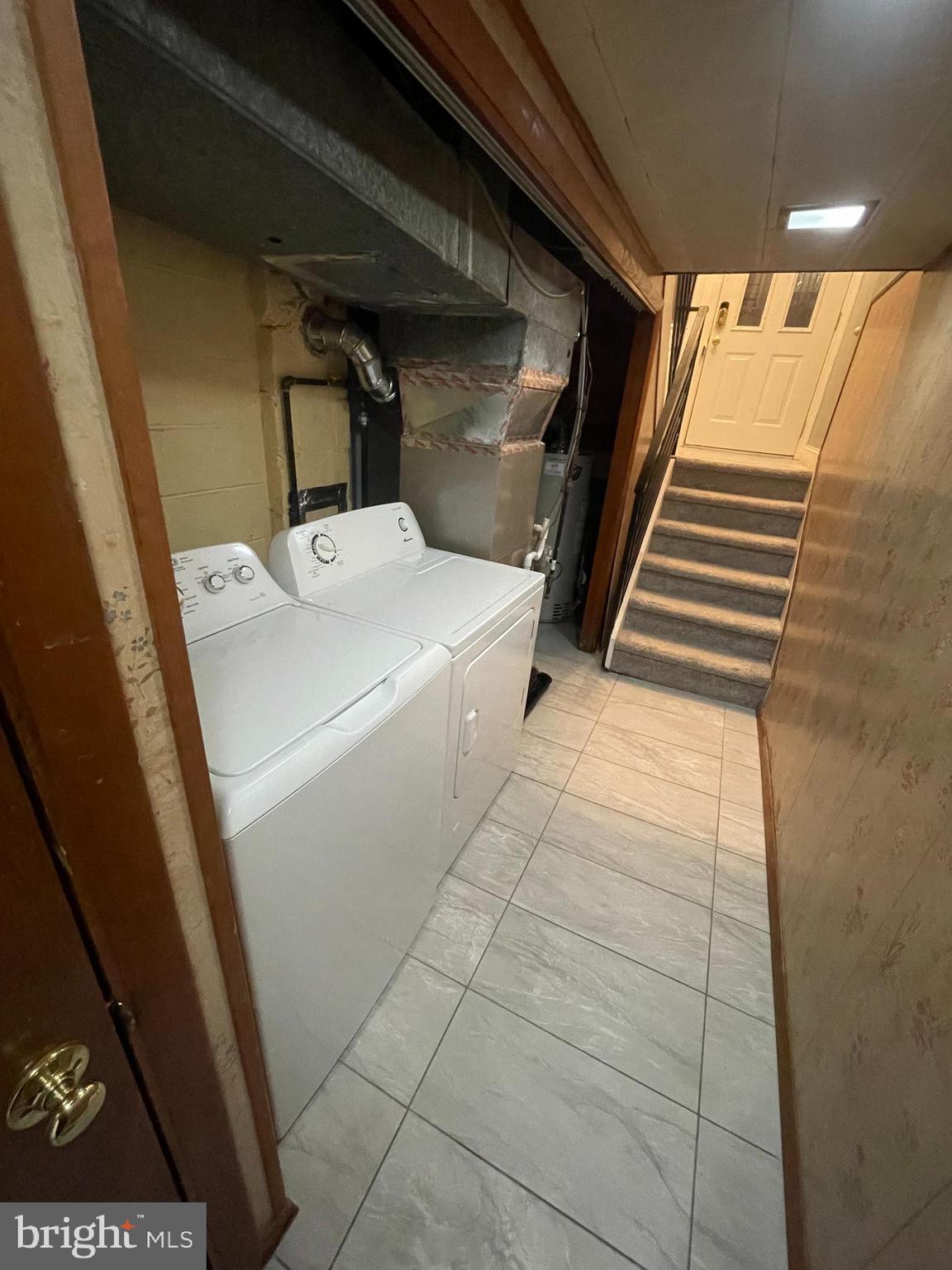 3349 Fairdale Road Philadelphia, PA 19154 - Photo 18 of 20 a utility room with dryer and washer