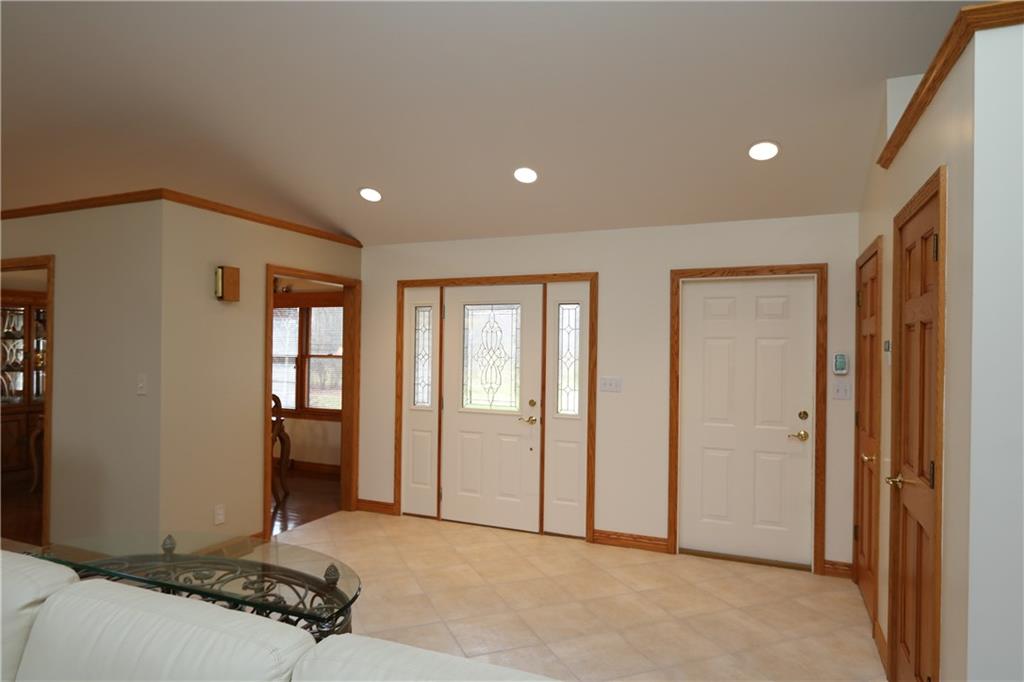 2143 Prospect Road Prospect, PA 16052 - Photo 3 of 25 Entry/Foyer