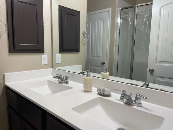 $1,999 | 2880 Donnell Drive, Unit 2201, Round Rock, TX 78664
