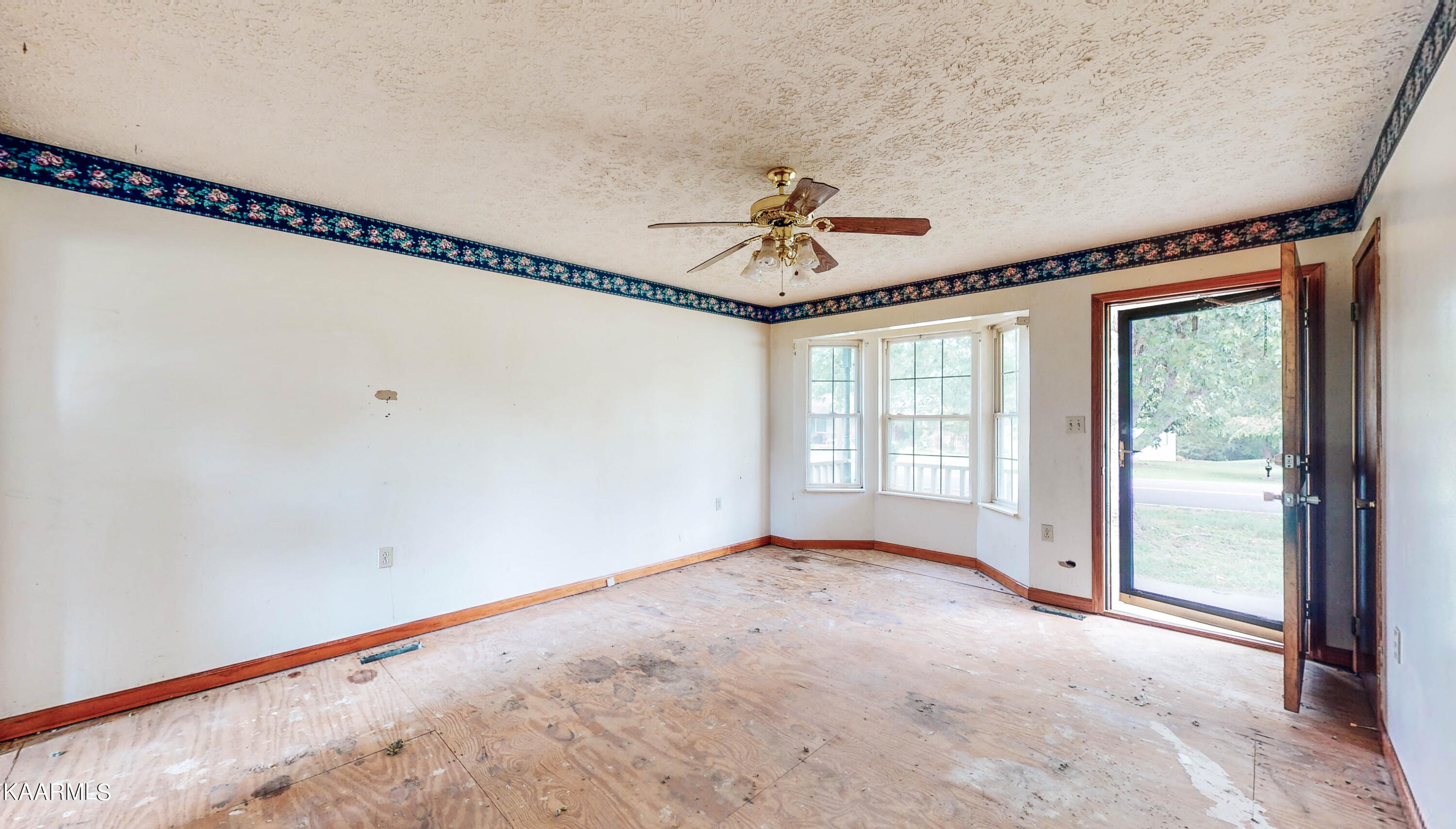 1053 Spout Springs Road Morristown, TN 37814 - Photo 8 of 27 1053-Spout-Springs-Rd-07282023_133859