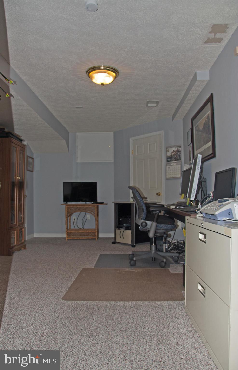 111 Alpine Meadow Road Winchester, VA 22602 - Photo 17 of 19 Office