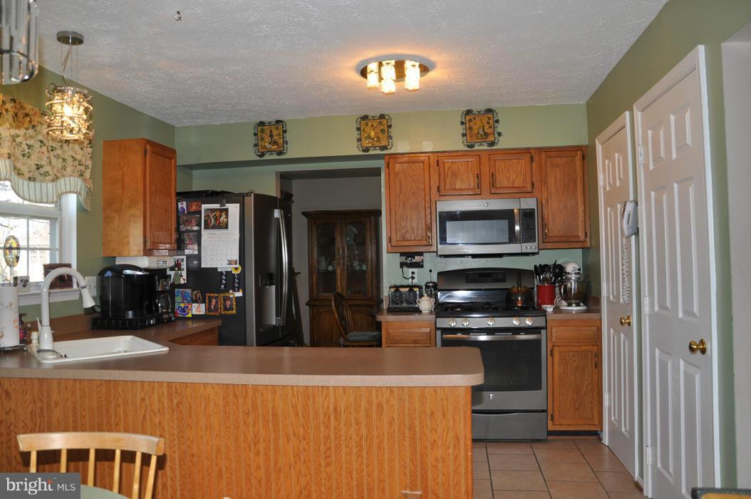111 Alpine Meadow Road Winchester, VA 22602 - Photo 3 of 19 Kitchen