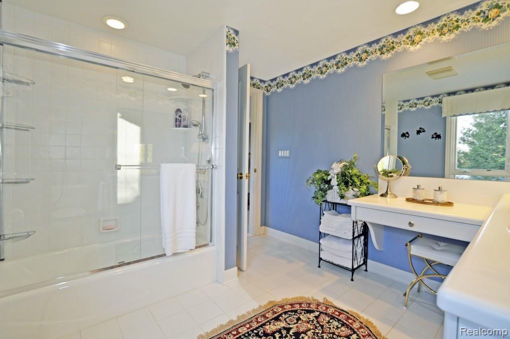 579 Lake Shore Road Grosse Pointe, MI 48236 - Photo 46 of 84 48.jpg