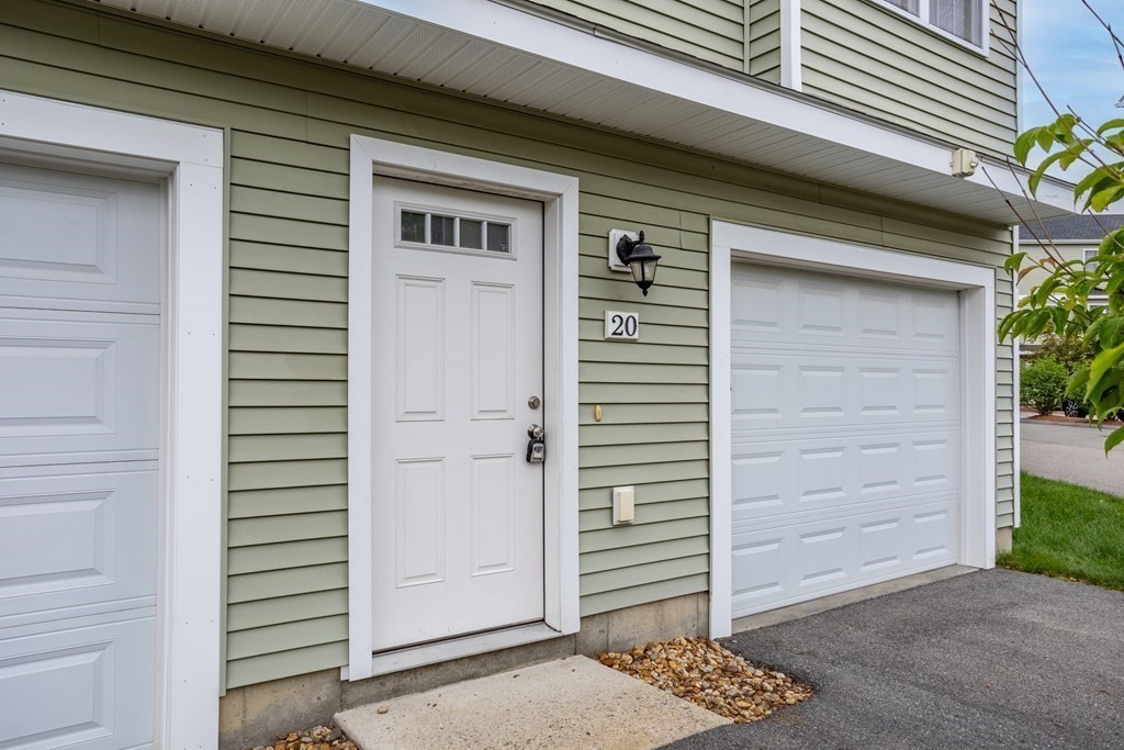 311 Littleton Road, Unit 20 Chelmsford, MA 01824 - Photo 30 of 35 a view of entryway of the house