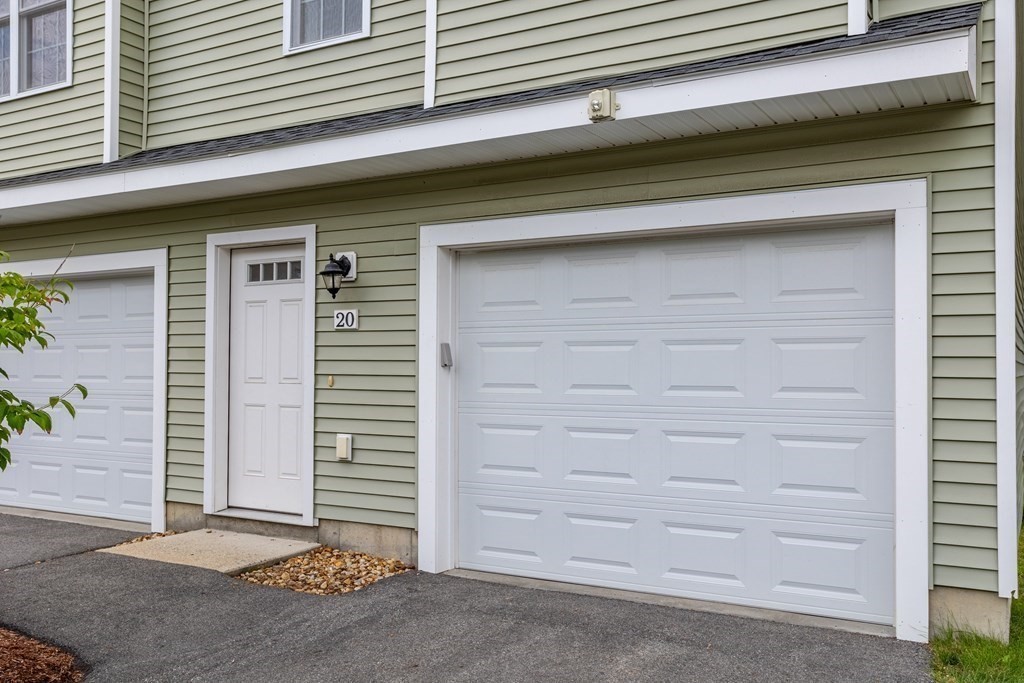 311 Littleton Road, Unit 20 Chelmsford, MA 01824 - Photo 31 of 35 a front view of a house