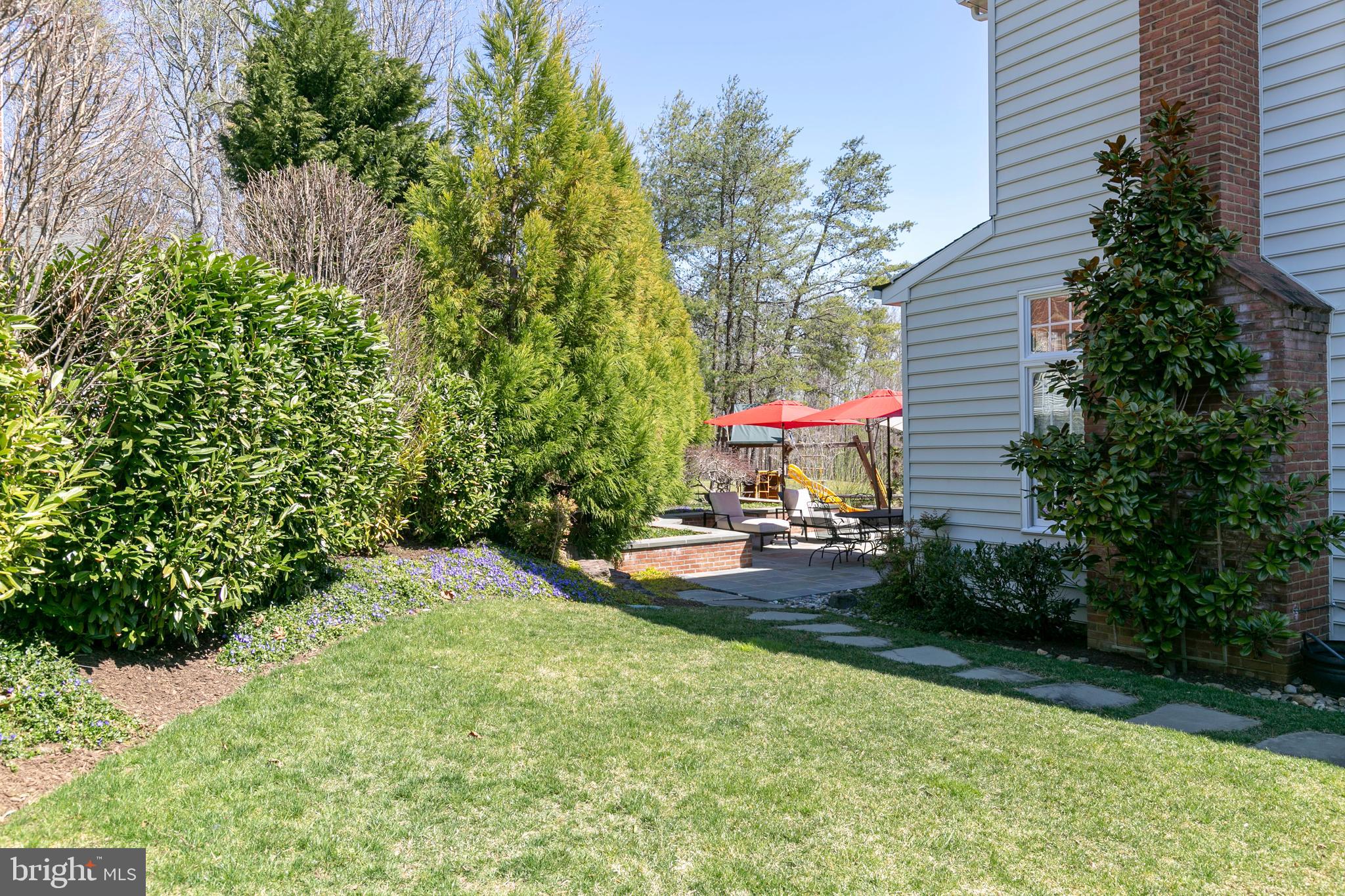 4 Watkins Row Edgewater, MD 21037 - Photo 9 of 19 Side Yard