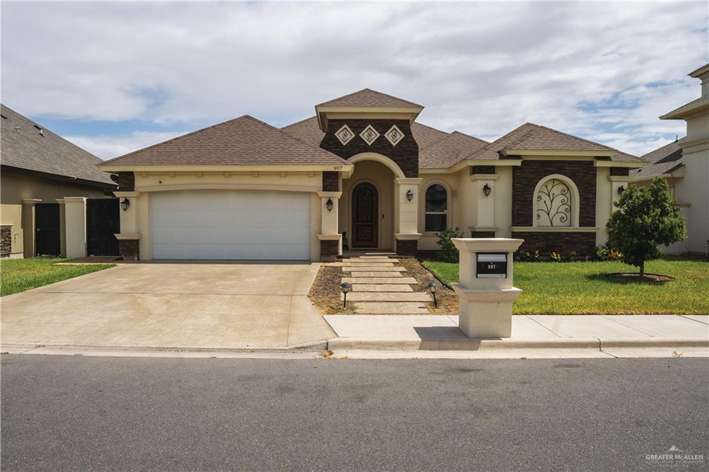 907 West Cheyenne Ave  