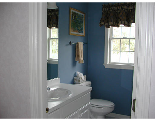 7 Tyler Lane Ashland, MA 01721 - Photo 18 of 28 Gallery Image 18