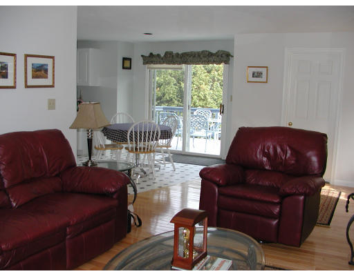 7 Tyler Lane Ashland, MA 01721 - Photo 4 of 28 Gallery Image 4