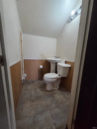 $182,000 | 401 North 1st Street, Owensville, IN 47665