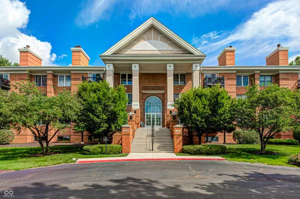$299,000 | 8751 Jaffa Ct Drive East, Unit 13, Indianapolis, IN 46260