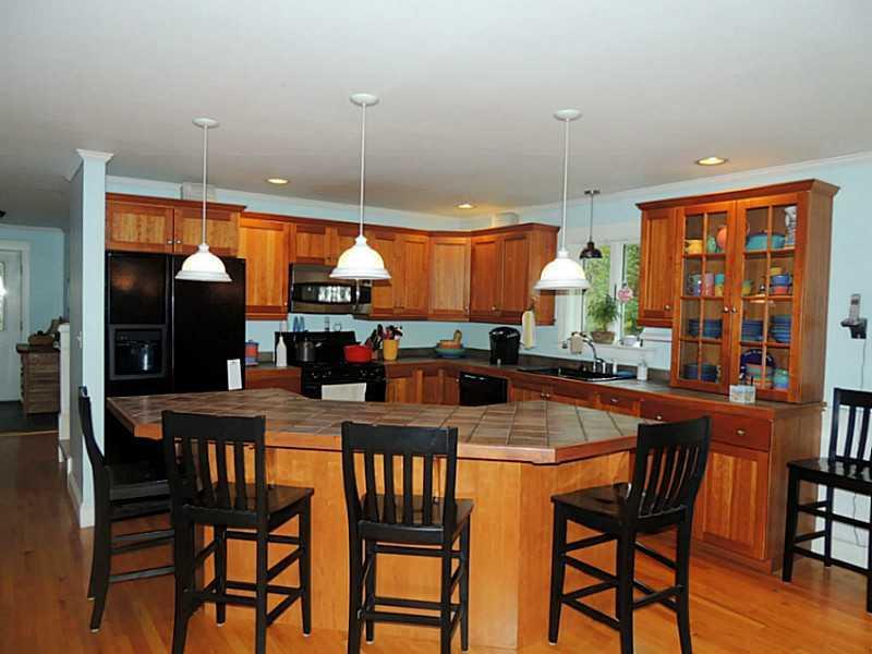 35 Winter Harbor Road Kennebunkport, ME 04046 - Photo 2 of 14 Kitchen.