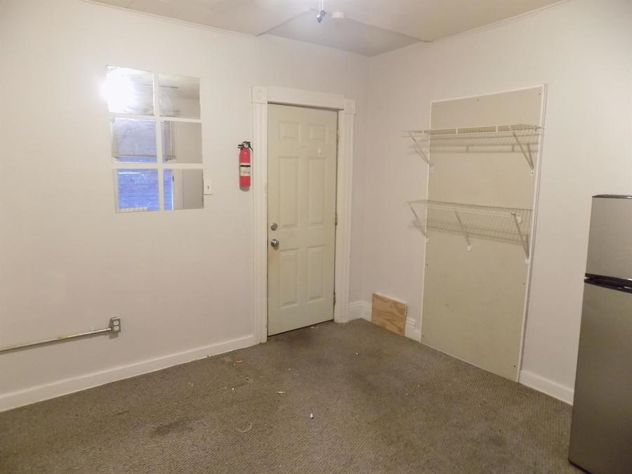 304 Helen Street McKees Rocks, PA 15136 - Photo 9 of 11 an empty room with closet