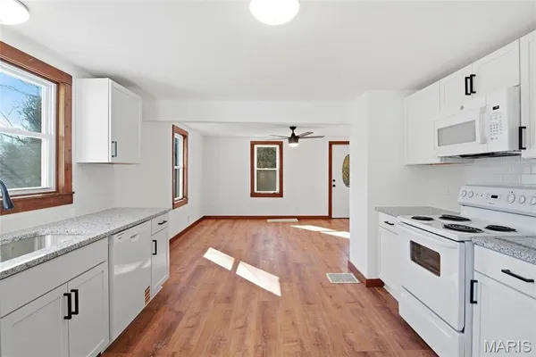 $1,875 | 921 Vine Street, Collinsville, IL 62234