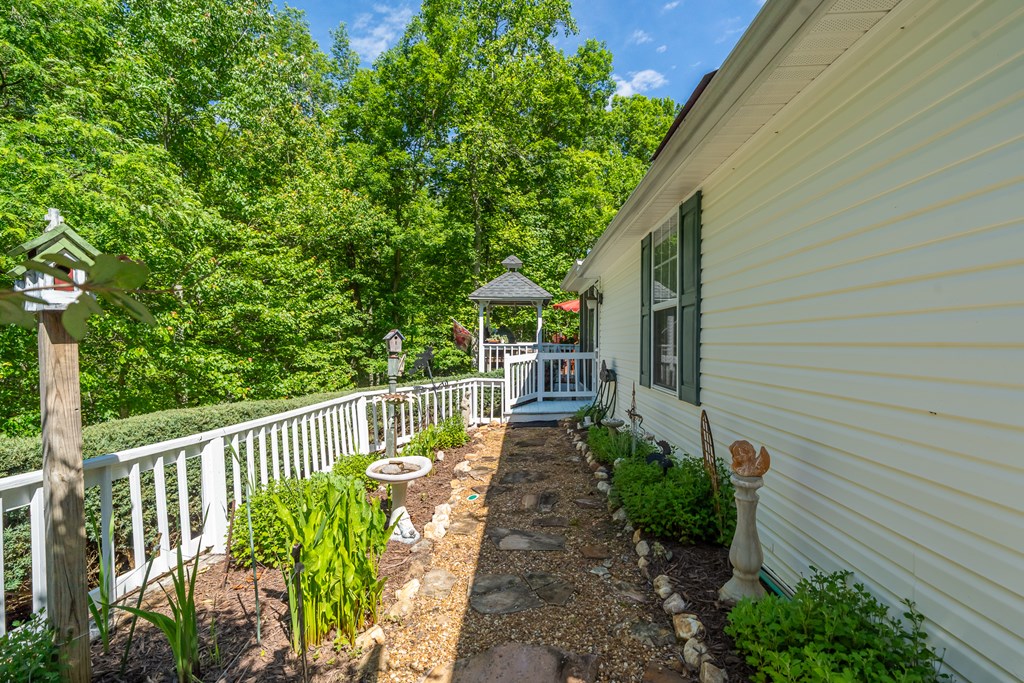 724 Fish Cove Road Blairsville, GA 30512 - Photo 23 of 91 Gallery Image 23