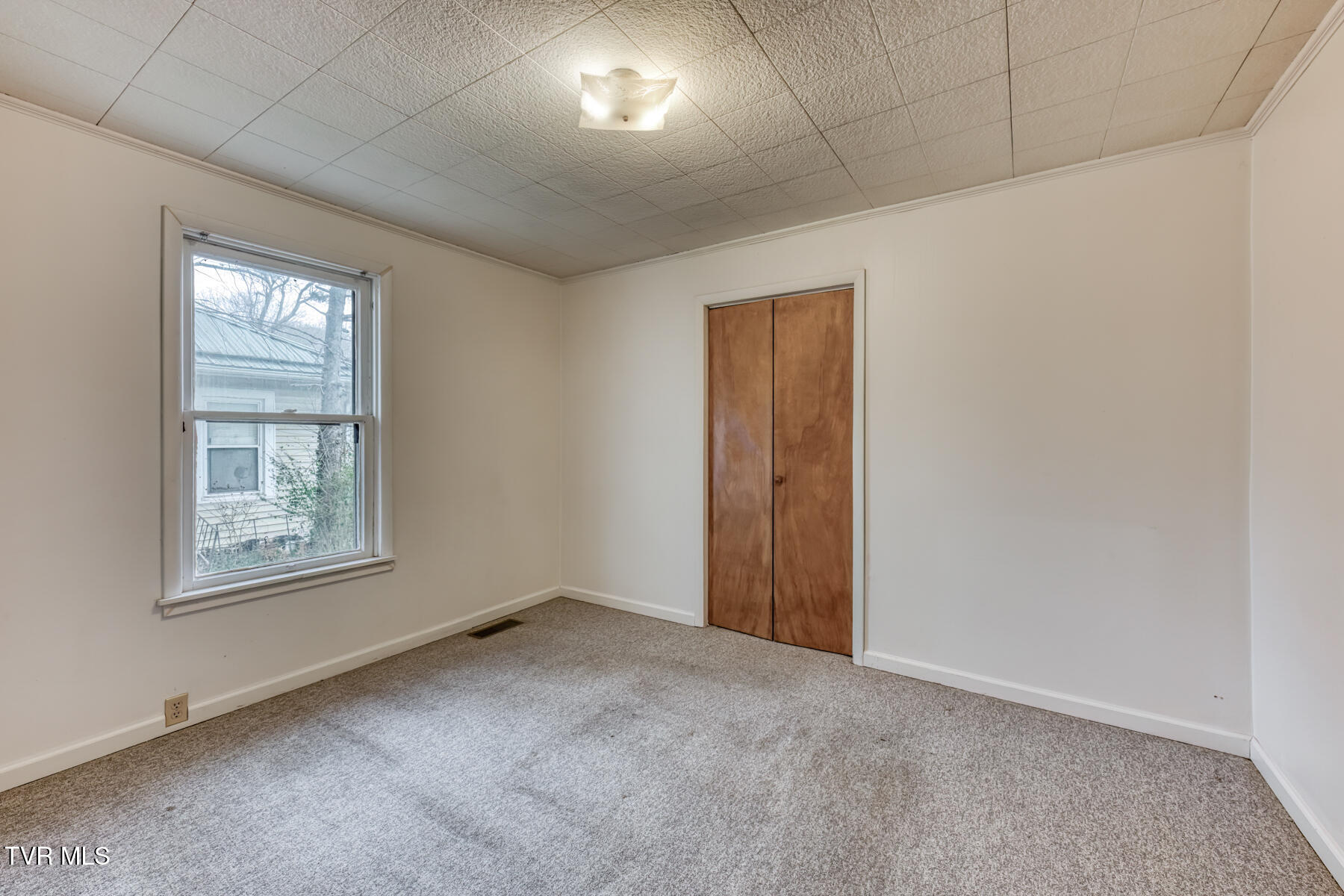 708 North Main Avenue Erwin, TN 37650 - Photo 20 of 28 708 N Main Ave-10