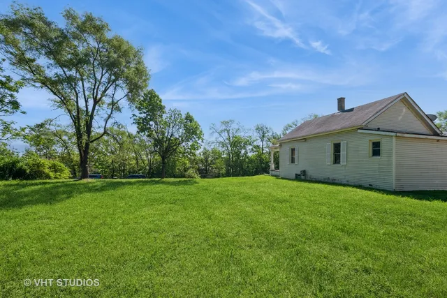 $155,900 | 411 Pleasant Street, Joliet, IL 60436