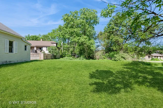 $155,900 | 411 Pleasant Street, Joliet, IL 60436