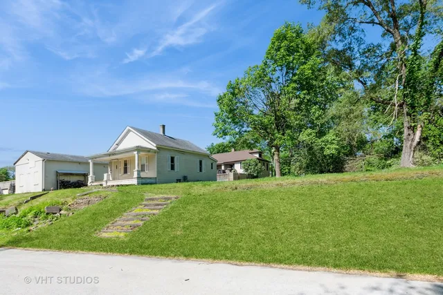 $155,900 | 411 Pleasant Street, Joliet, IL 60436