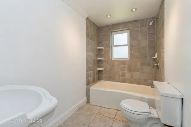 $155,900 | 411 Pleasant Street, Joliet, IL 60436