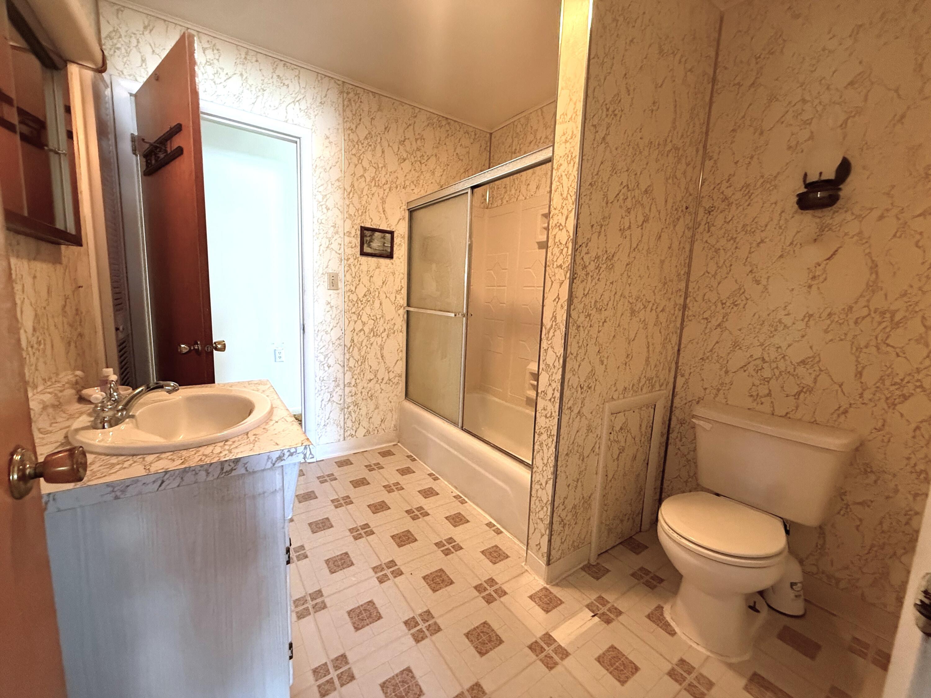 4253 Indian Road Battle Creek, MI 49017 - Photo 18 of 26 16