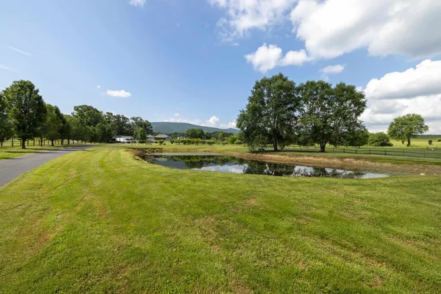 $799,900 | 347 Horseshoe Circle, Stuarts Draft, VA 24477