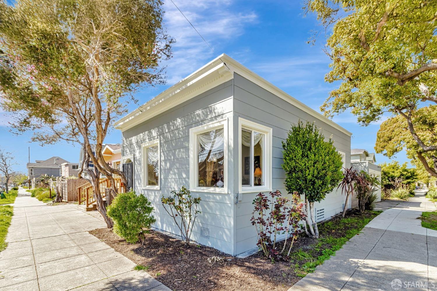 949 Delaware Street, Unit A Berkeley, CA 94710 - Photo 3 of 20 Gallery Image 3