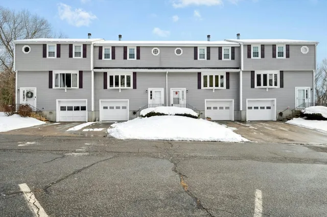 $395,000 | 12 Village Green, Unit 12, Millbury, MA 01527