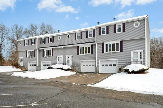 $395,000 | 12 Village Green, Unit 12, Millbury, MA 01527