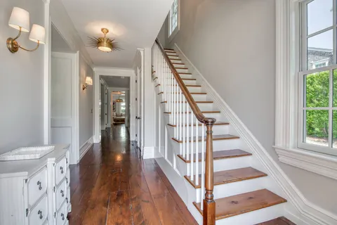 $6,250,000 | 7 Somers Place, Sag Harbor, NY 11963