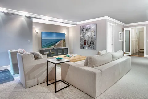 $6,250,000 | 7 Somers Place, Sag Harbor, NY 11963