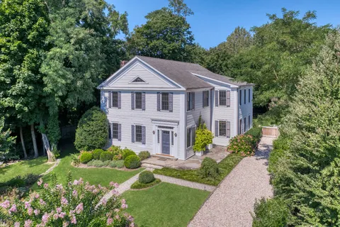 $6,250,000 | 7 Somers Place, Sag Harbor, NY 11963