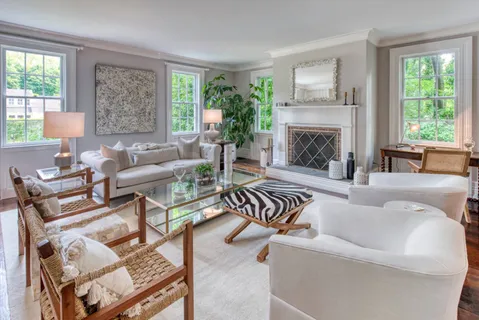 $6,250,000 | 7 Somers Place, Sag Harbor, NY 11963